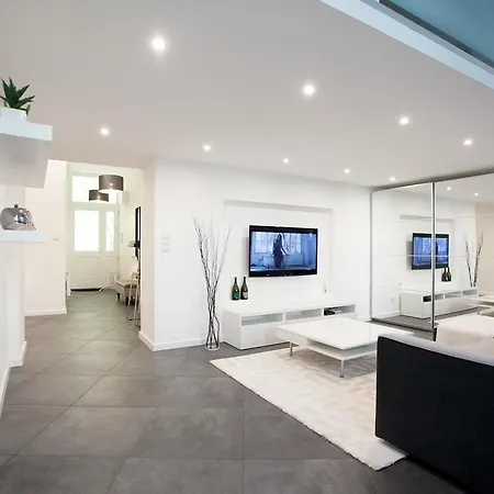 Lejlighed Stylish Loft With Balcony