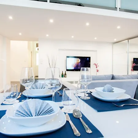 Lejlighed Stylish Loft With Balcony